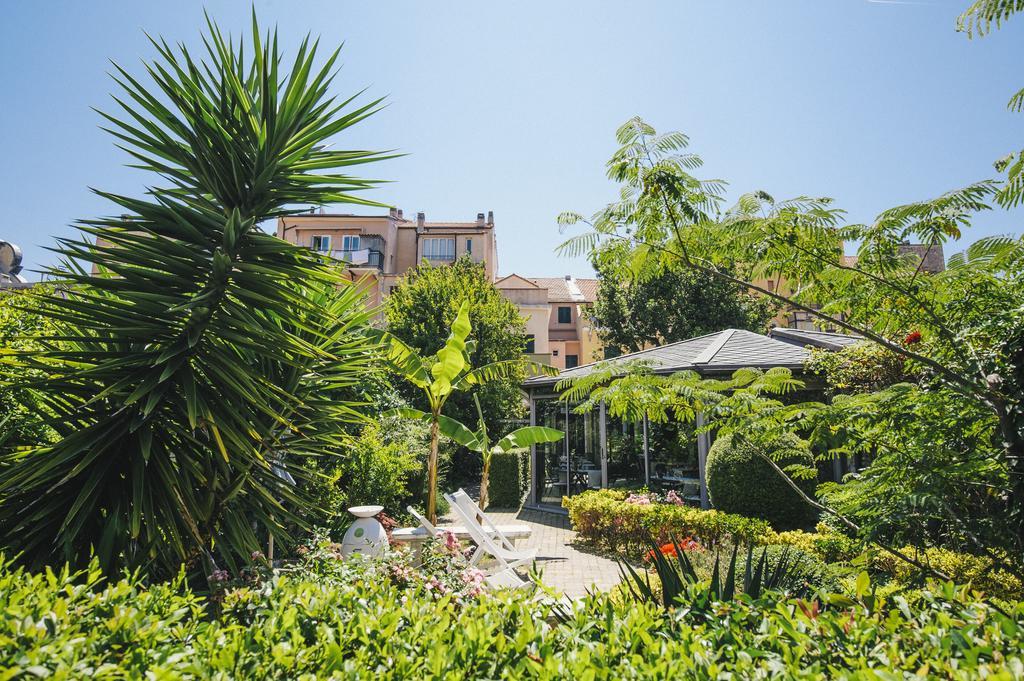 Hotel Melograno Spotorno Buitenkant foto