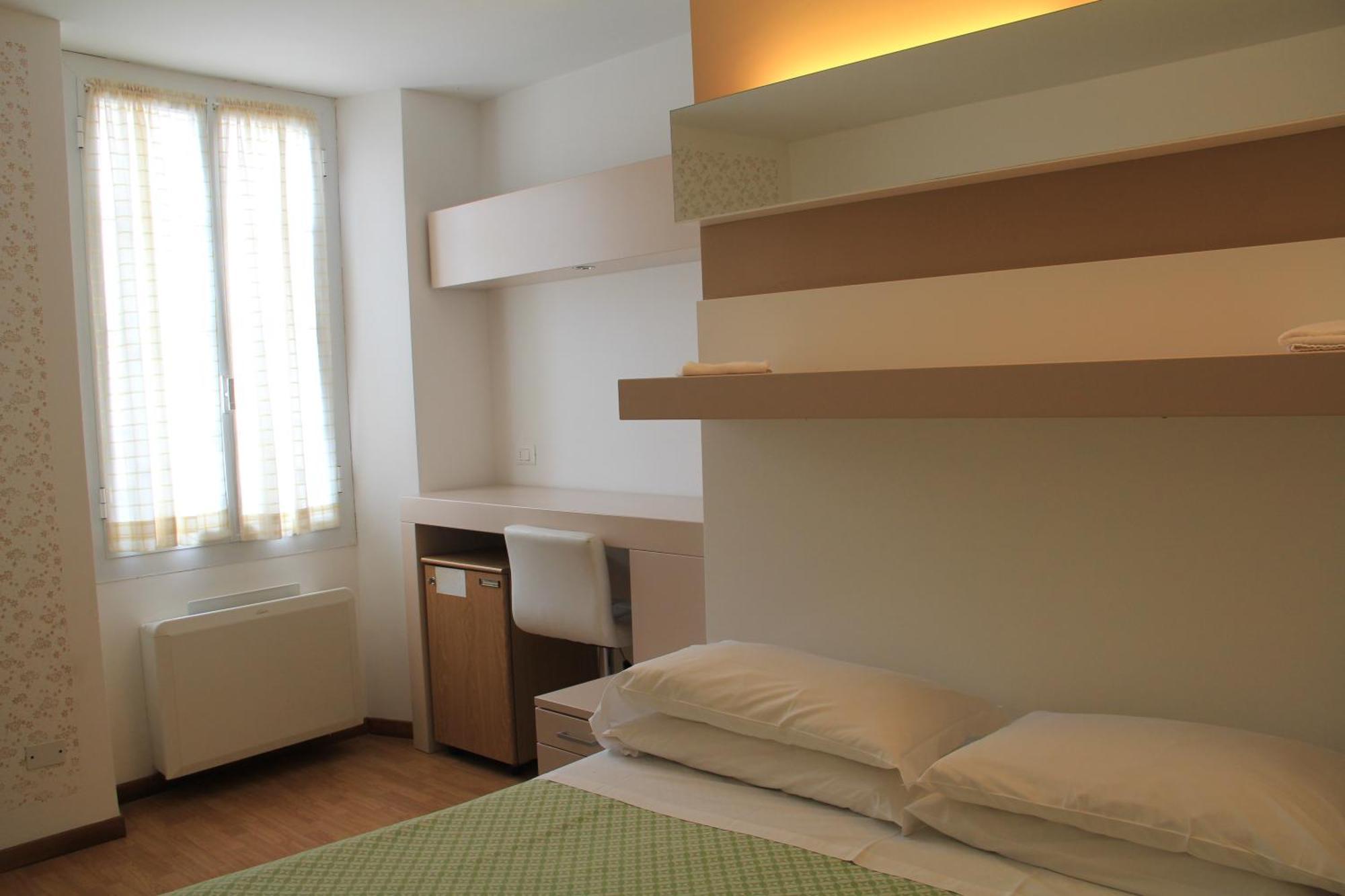 Hotel Melograno Spotorno Buitenkant foto